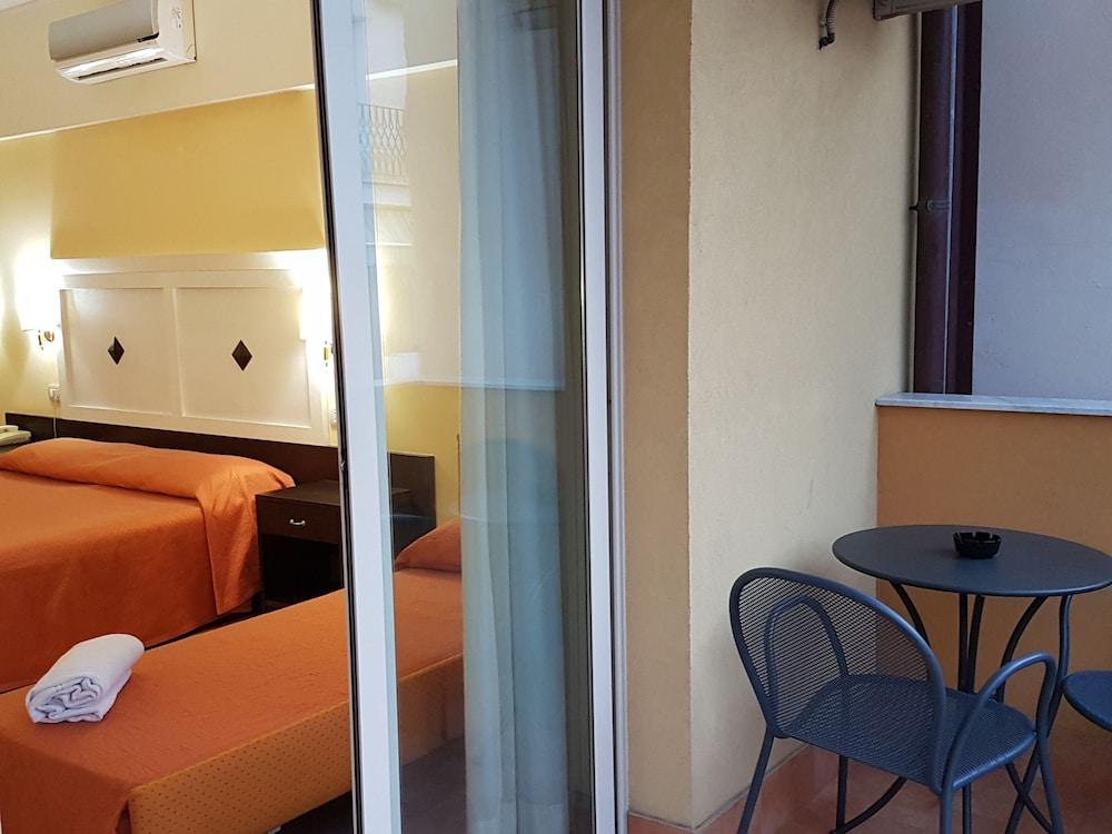 Hotel Orizzonte Letojanni Ngoại thất bức ảnh