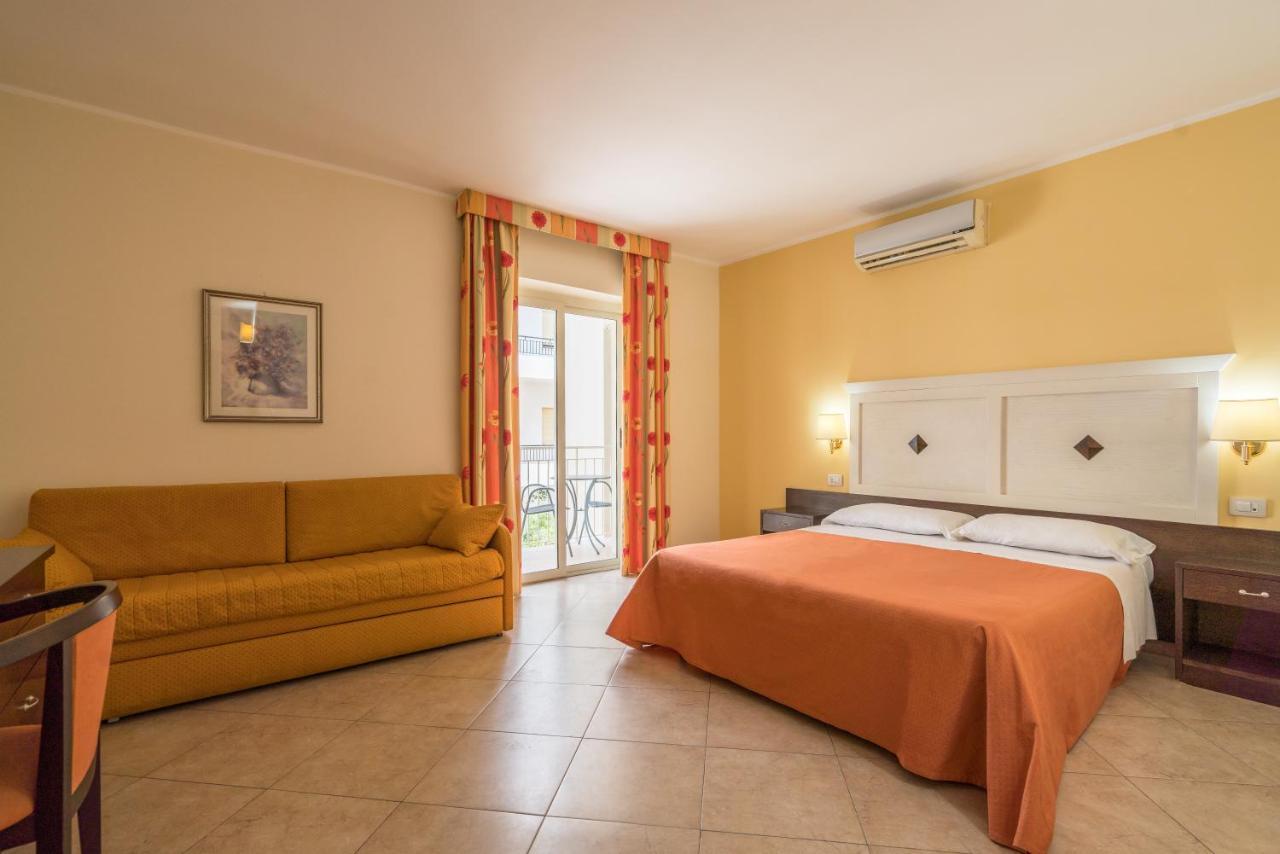Hotel Orizzonte Letojanni Ngoại thất bức ảnh