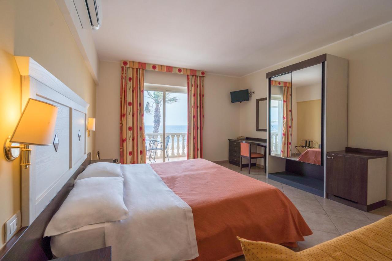 Hotel Orizzonte Letojanni Ngoại thất bức ảnh