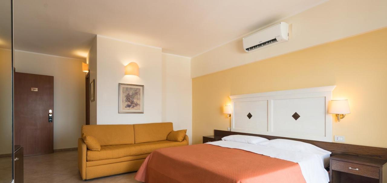 Hotel Orizzonte Letojanni Ngoại thất bức ảnh