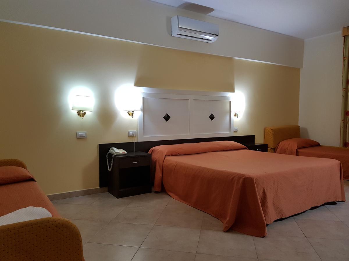 Hotel Orizzonte Letojanni Ngoại thất bức ảnh